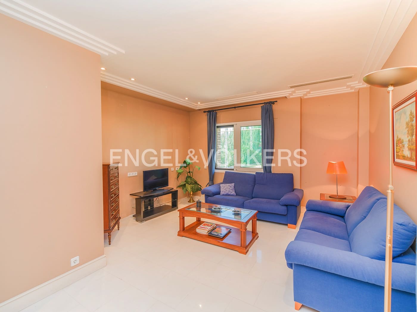 6 bedroom Villa for sale in Matola with pool garage - € 1,720,000 (Ref: 10127277)