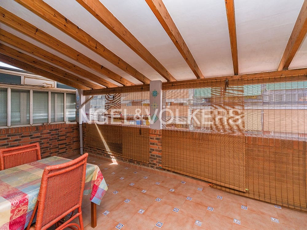 2 soveværelse Lejlighed til salg i Alicante by - € 399.000 (Ref: 10138767)