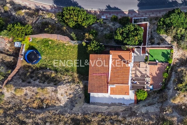 2 soveværelse Villa til salg i Venta Lanuza, El Campello - € 695.000 (Ref: 10140182)
