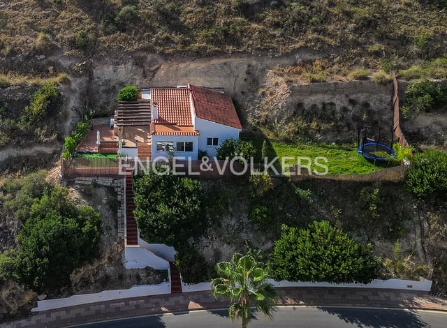 2 soveværelse Villa til salg i Venta Lanuza, El Campello - € 695.000 (Ref: 10140182)