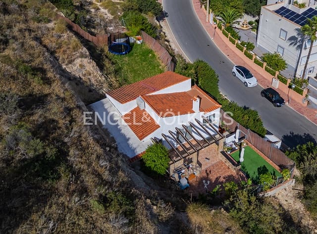 2 soveværelse Villa til salg i Venta Lanuza, El Campello - € 695.000 (Ref: 10140182)