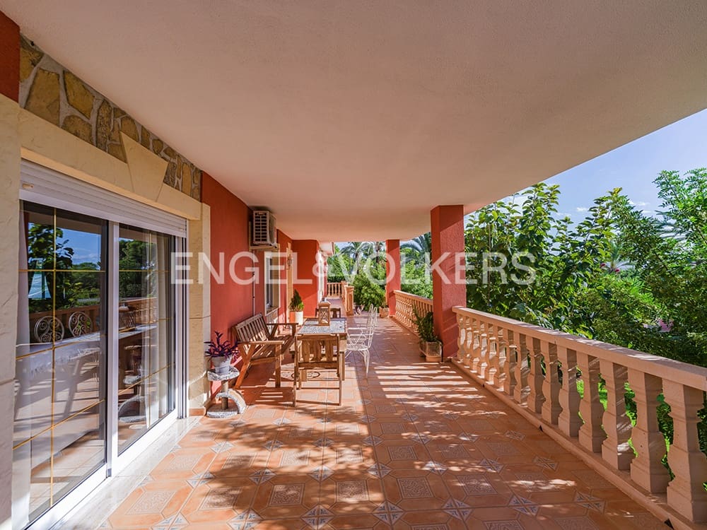 5 sypialnia Dom na sprzedaż w San Vicente / Sant Vicent del Raspeig z basenem garażem - 698 000 € (Ref: 10156882)