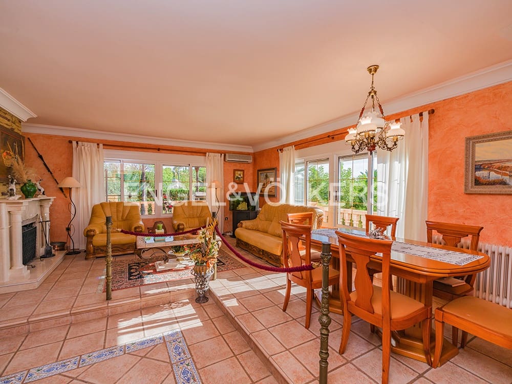 5 sypialnia Dom na sprzedaż w San Vicente / Sant Vicent del Raspeig z basenem garażem - 698 000 € (Ref: 10156882)
