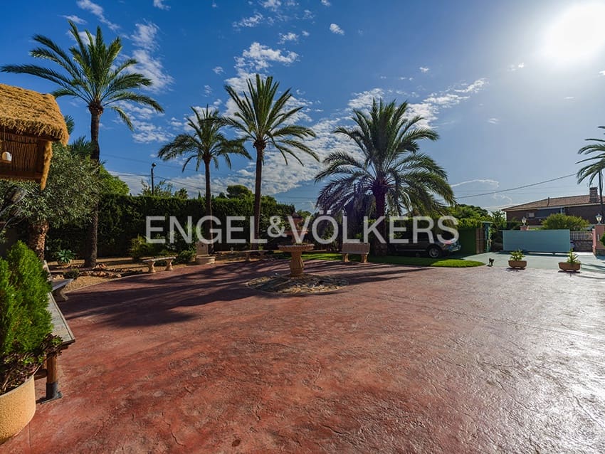 5 sypialnia Dom na sprzedaż w San Vicente / Sant Vicent del Raspeig z basenem garażem - 698 000 € (Ref: 10156882)