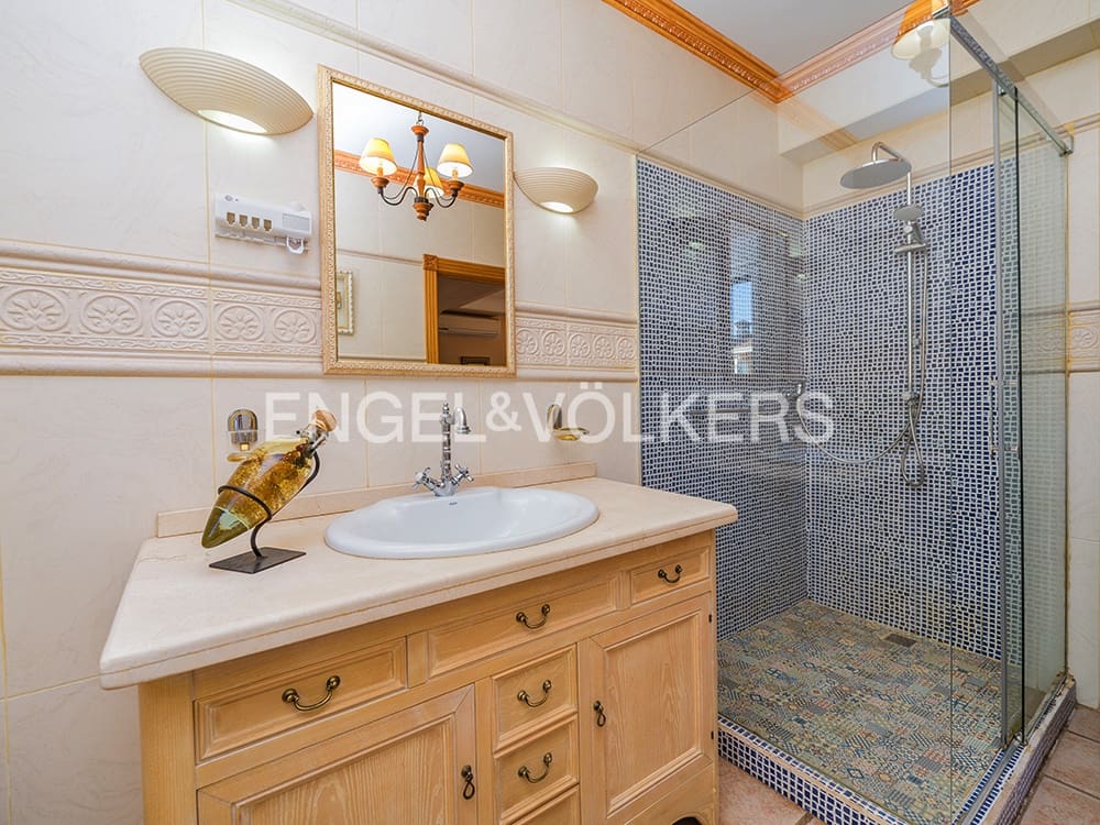 5 sypialnia Dom na sprzedaż w San Vicente / Sant Vicent del Raspeig z basenem garażem - 698 000 € (Ref: 10156882)