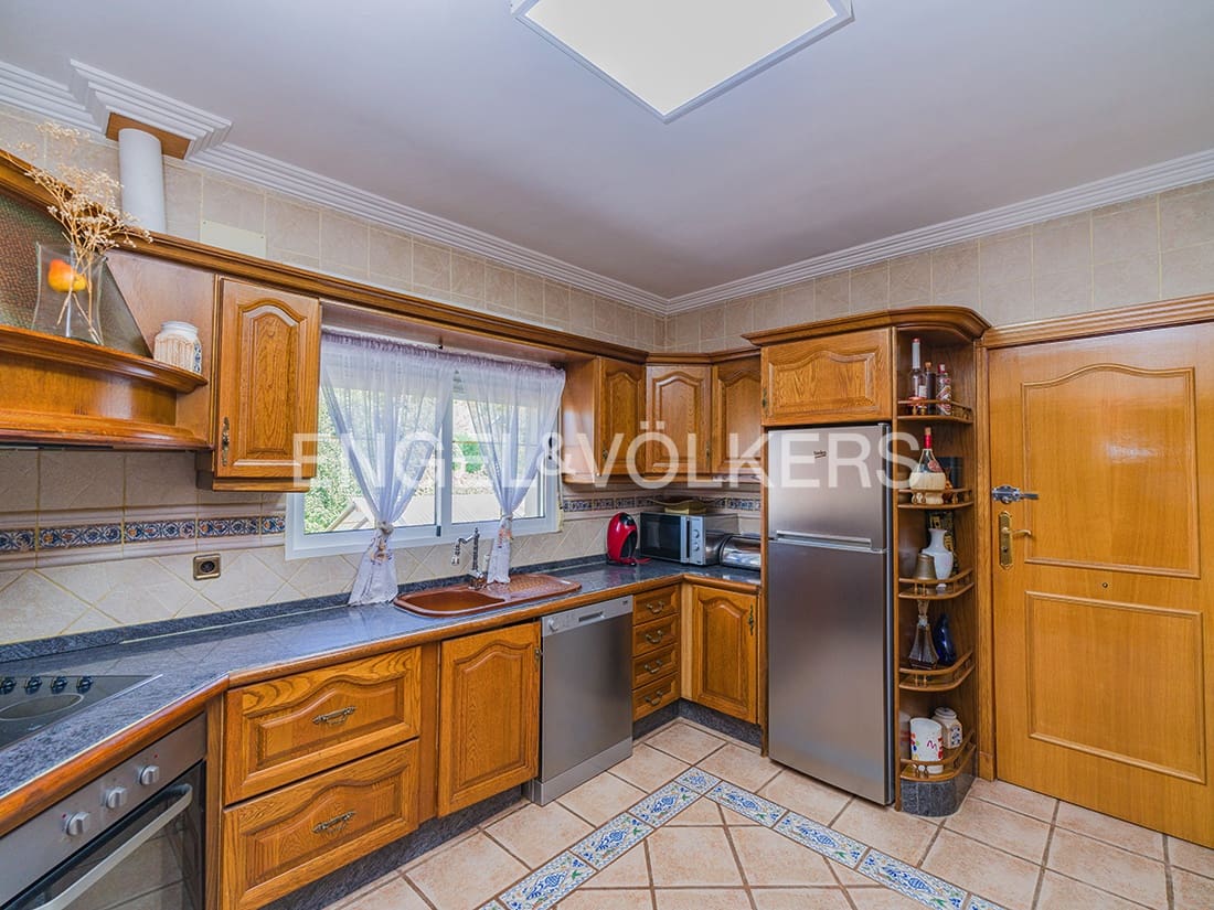 5 sypialnia Dom na sprzedaż w San Vicente / Sant Vicent del Raspeig z basenem garażem - 698 000 € (Ref: 10156882)