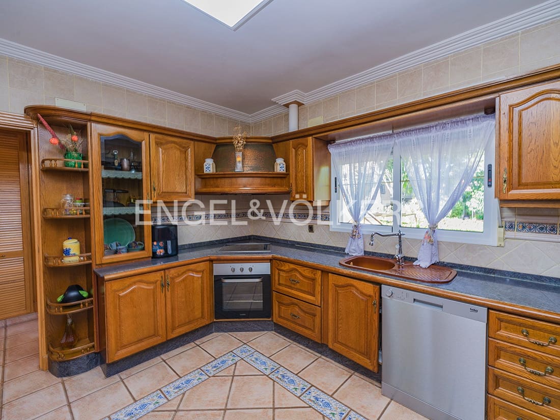 5 sypialnia Dom na sprzedaż w San Vicente / Sant Vicent del Raspeig z basenem garażem - 698 000 € (Ref: 10156882)