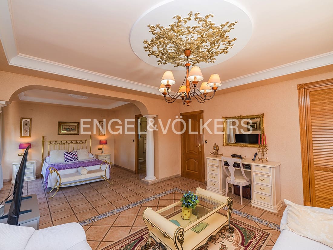 5 sypialnia Dom na sprzedaż w San Vicente / Sant Vicent del Raspeig z basenem garażem - 698 000 € (Ref: 10156882)