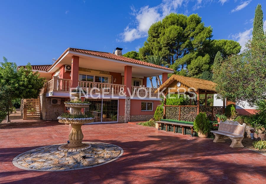 5 sypialnia Dom na sprzedaż w San Vicente / Sant Vicent del Raspeig z basenem garażem - 698 000 € (Ref: 10156882)