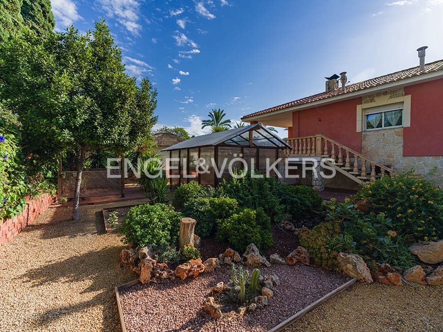 5 sypialnia Dom na sprzedaż w San Vicente / Sant Vicent del Raspeig z basenem garażem - 698 000 € (Ref: 10156882)