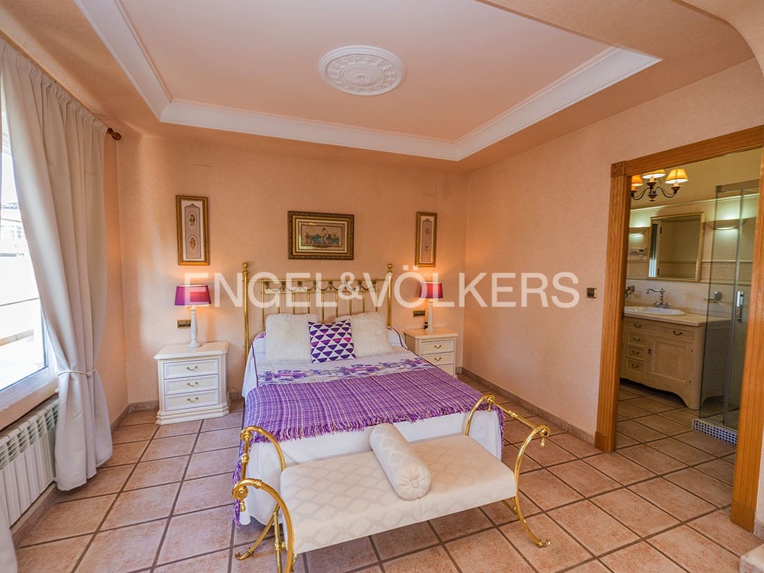 5 sypialnia Dom na sprzedaż w San Vicente / Sant Vicent del Raspeig z basenem garażem - 698 000 € (Ref: 10156882)