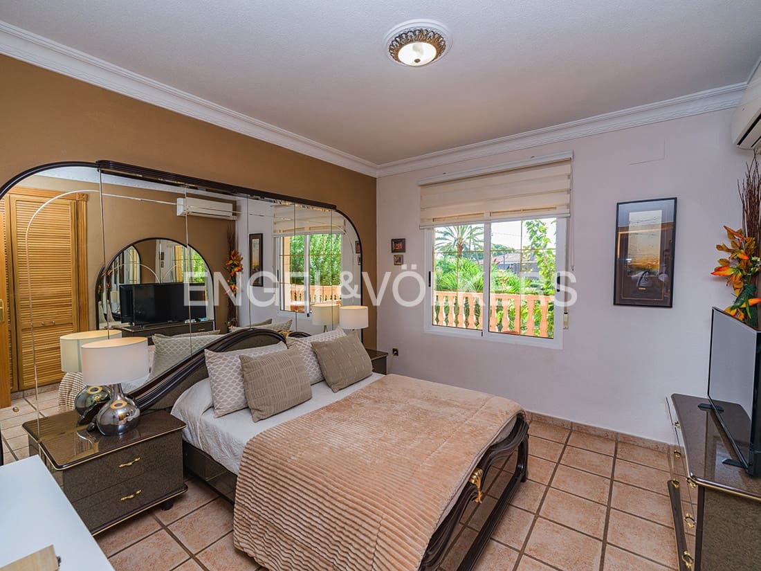 5 sypialnia Dom na sprzedaż w San Vicente / Sant Vicent del Raspeig z basenem garażem - 698 000 € (Ref: 10156882)