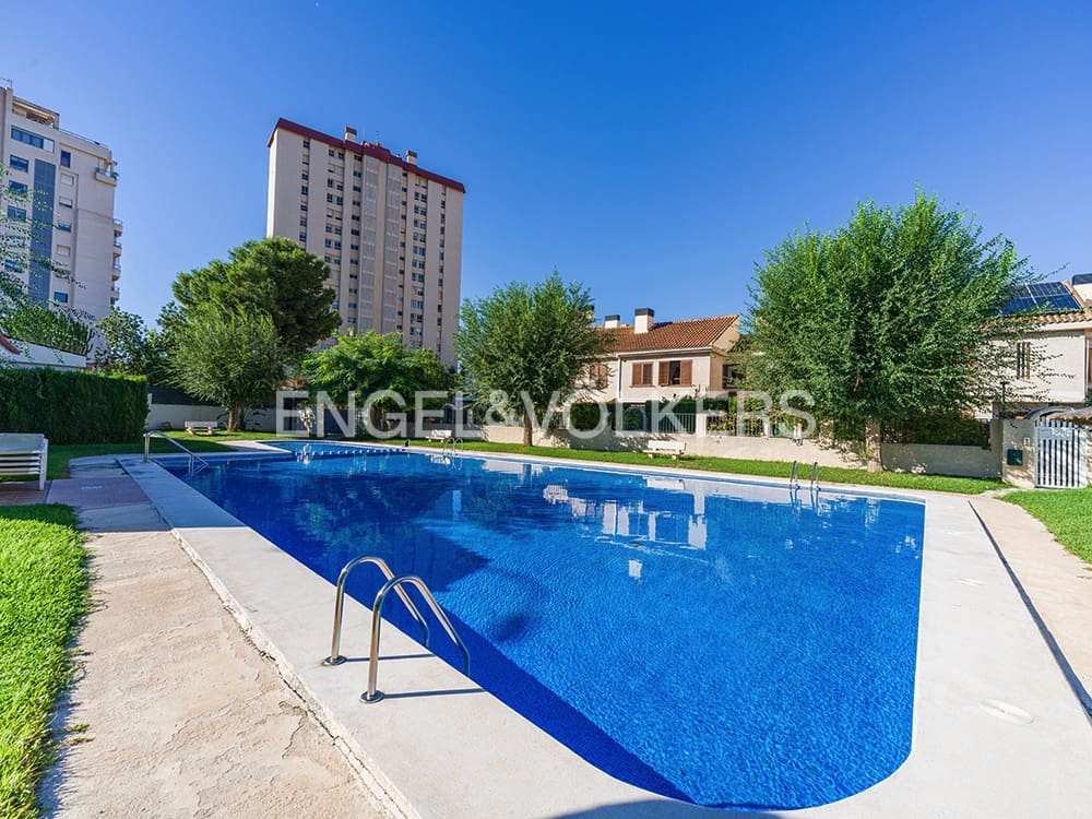 Bungalow de 3 habitaciones en Cabo de las Huertas en venta con piscina garaje - 565.000 € (Ref: 10172205)
