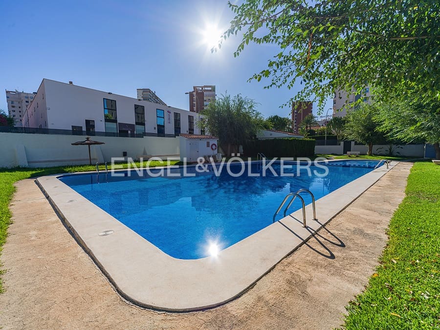 Bungalow de 3 habitaciones en Cabo de las Huertas en venta con piscina garaje - 565.000 € (Ref: 10172205)