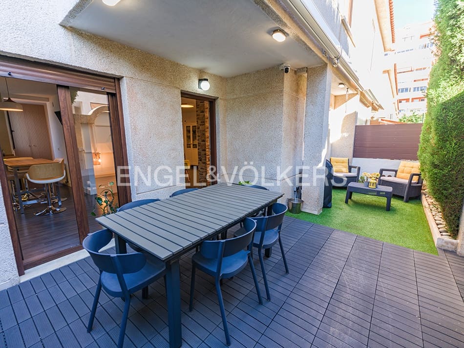 Bungalow de 3 habitaciones en Cabo de las Huertas en venta con piscina garaje - 565.000 € (Ref: 10172205)