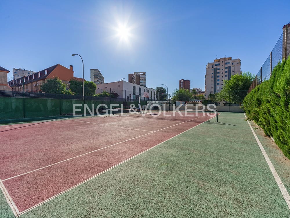 Bungalow de 3 habitaciones en Cabo de las Huertas en venta con piscina garaje - 565.000 € (Ref: 10172205)