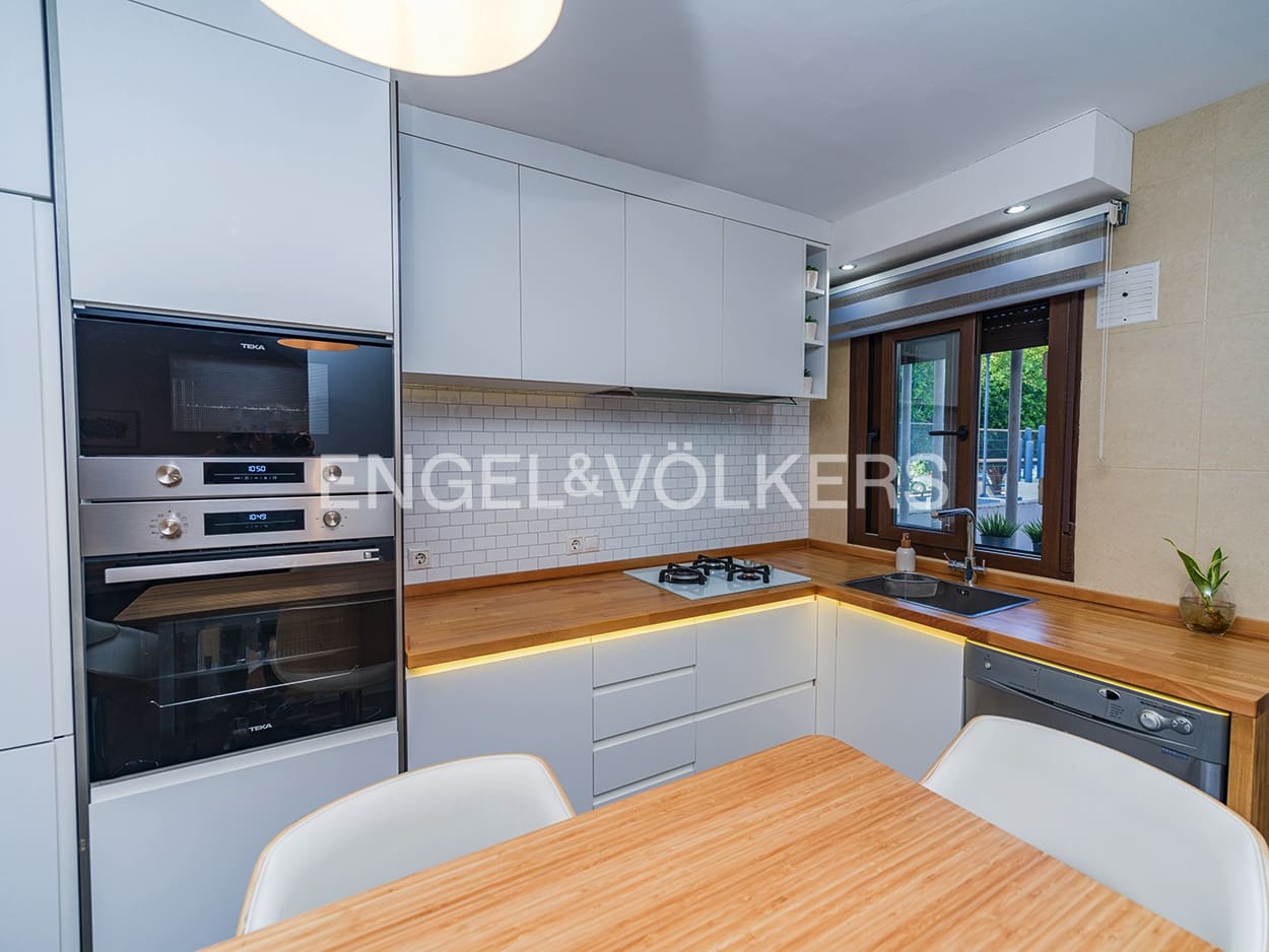 Bungalow de 3 habitaciones en Cabo de las Huertas en venta con piscina garaje - 565.000 € (Ref: 10172205)