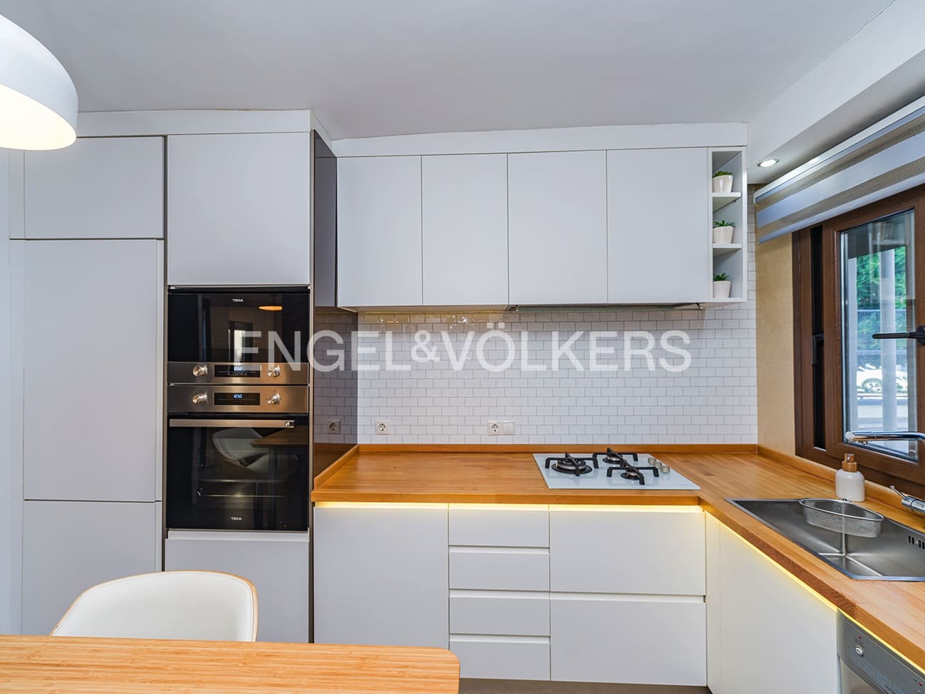 Bungalow de 3 habitaciones en Cabo de las Huertas en venta con piscina garaje - 565.000 € (Ref: 10172205)