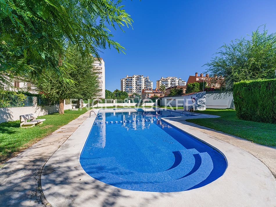 Bungalow de 3 habitaciones en Cabo de las Huertas en venta con piscina garaje - 565.000 € (Ref: 10172205)