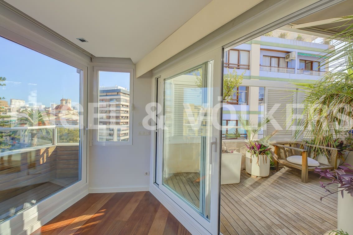 4 soveværelse Penthouse til salg i Alicante by med garage - € 1.200.000 (Ref: 5926627)