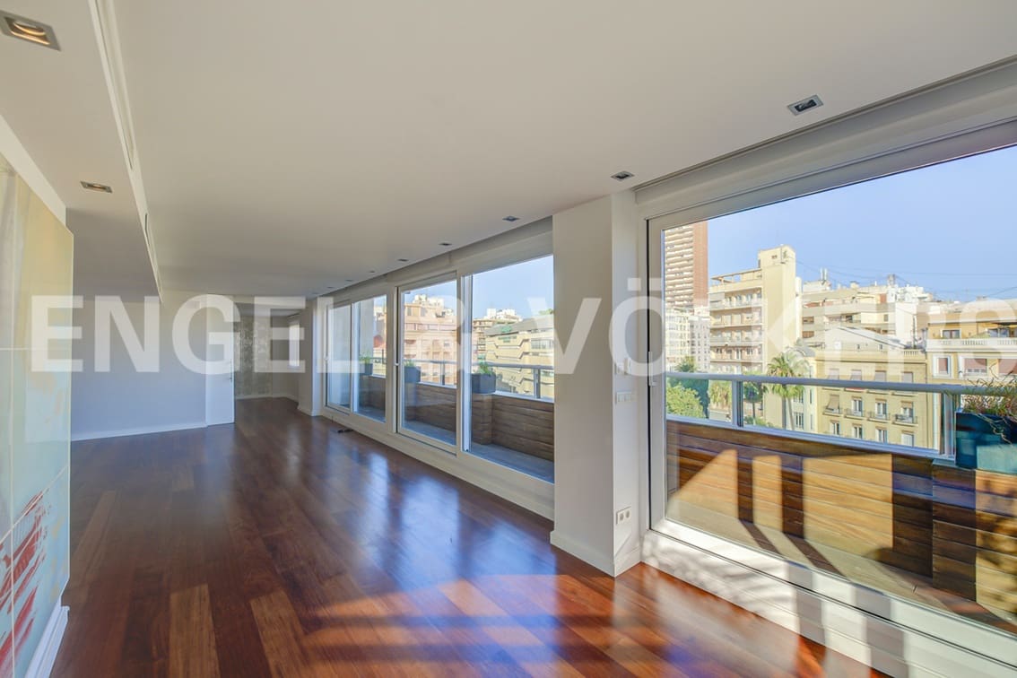 4 soveværelse Penthouse til salg i Alicante by med garage - € 1.200.000 (Ref: 5926627)