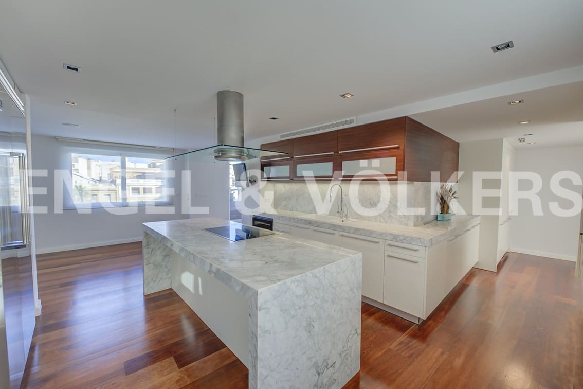 4 soveværelse Penthouse til salg i Alicante by med garage - € 1.200.000 (Ref: 5926627)