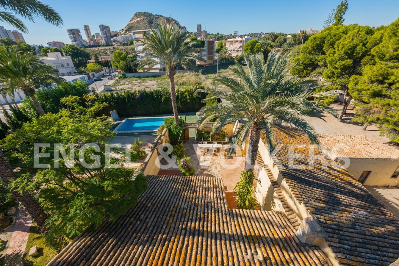 5 soveværelse Villa til salg i Alicante by med swimmingpool - € 1.150.000 (Ref: 5945090)