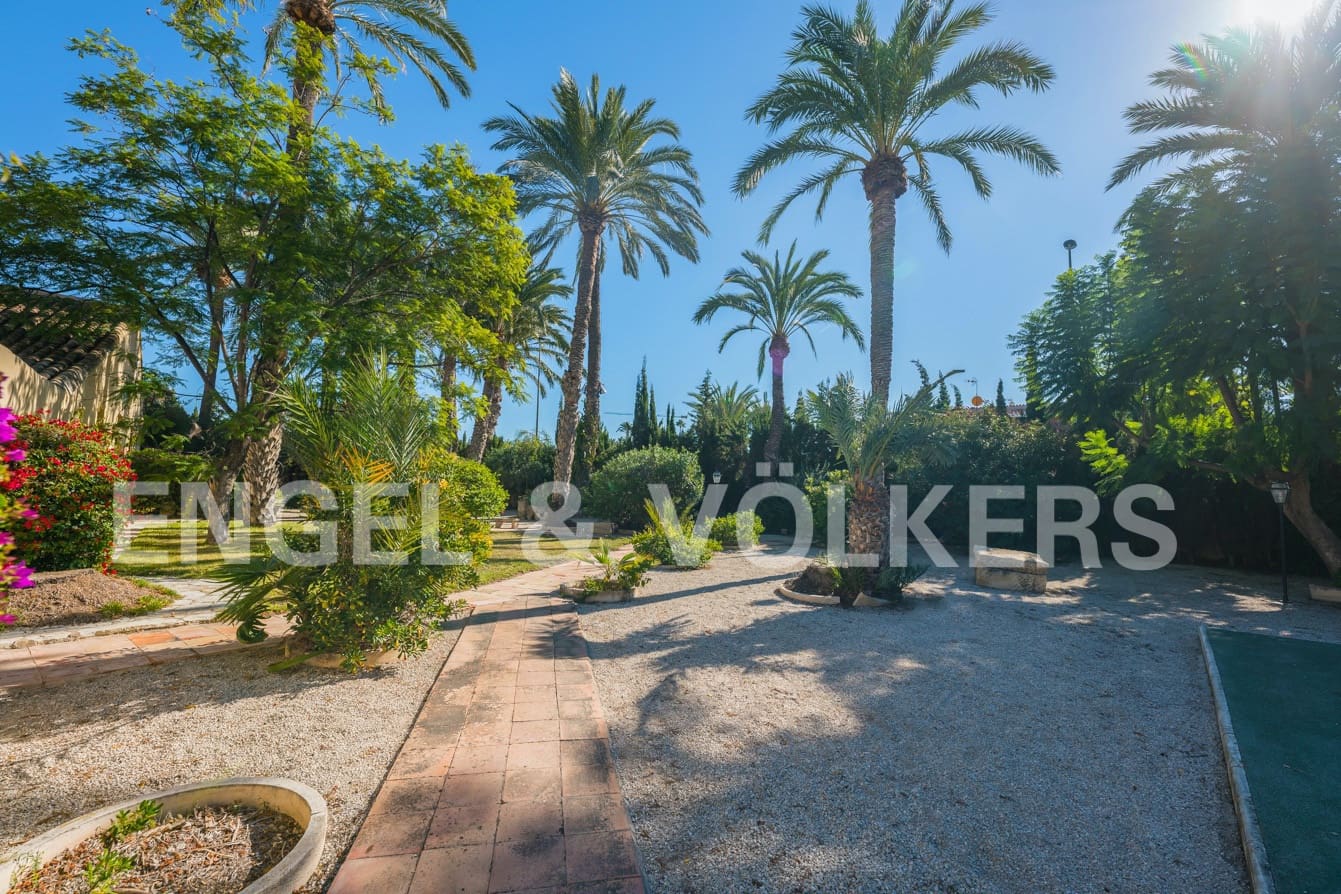 5 soveværelse Villa til salg i Alicante by med swimmingpool - € 1.150.000 (Ref: 5945090)