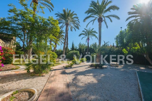 5 soverom Villa til salgs i Alicante by med svømmebasseng - € 1 150 000 (Ref: 5945090)
