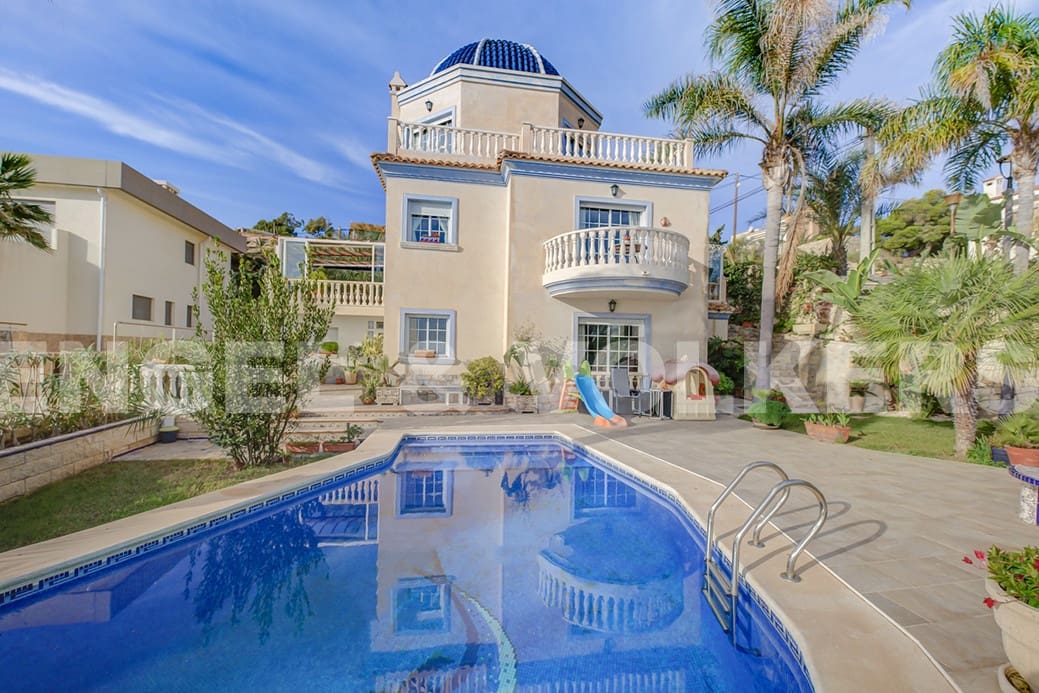 5 soveværelse Villa til salg i El Campello med swimmingpool garage - € 2.000.000 (Ref: 5950695)