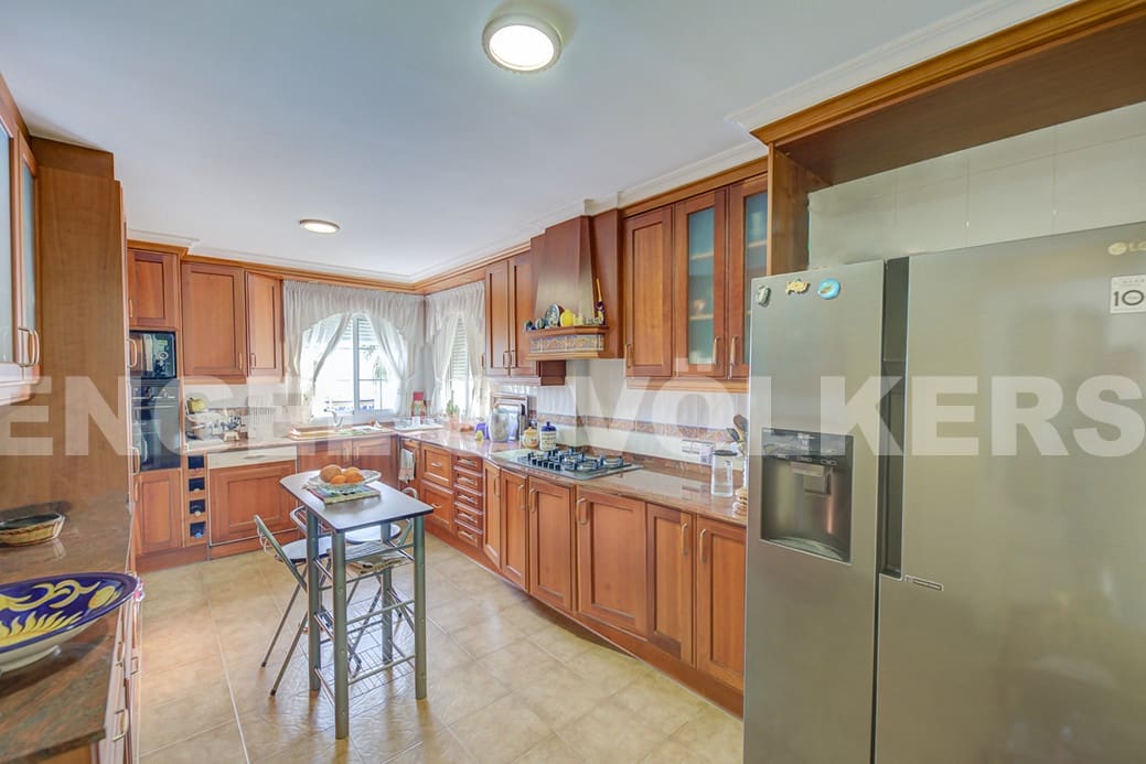 5 soveværelse Villa til salg i El Campello med swimmingpool garage - € 2.000.000 (Ref: 5950695)