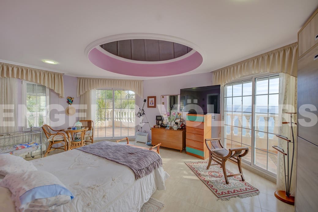 5 soveværelse Villa til salg i El Campello med swimmingpool garage - € 2.000.000 (Ref: 5950695)