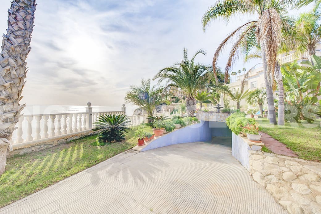 5 soveværelse Villa til salg i El Campello med swimmingpool garage - € 2.000.000 (Ref: 5950695)
