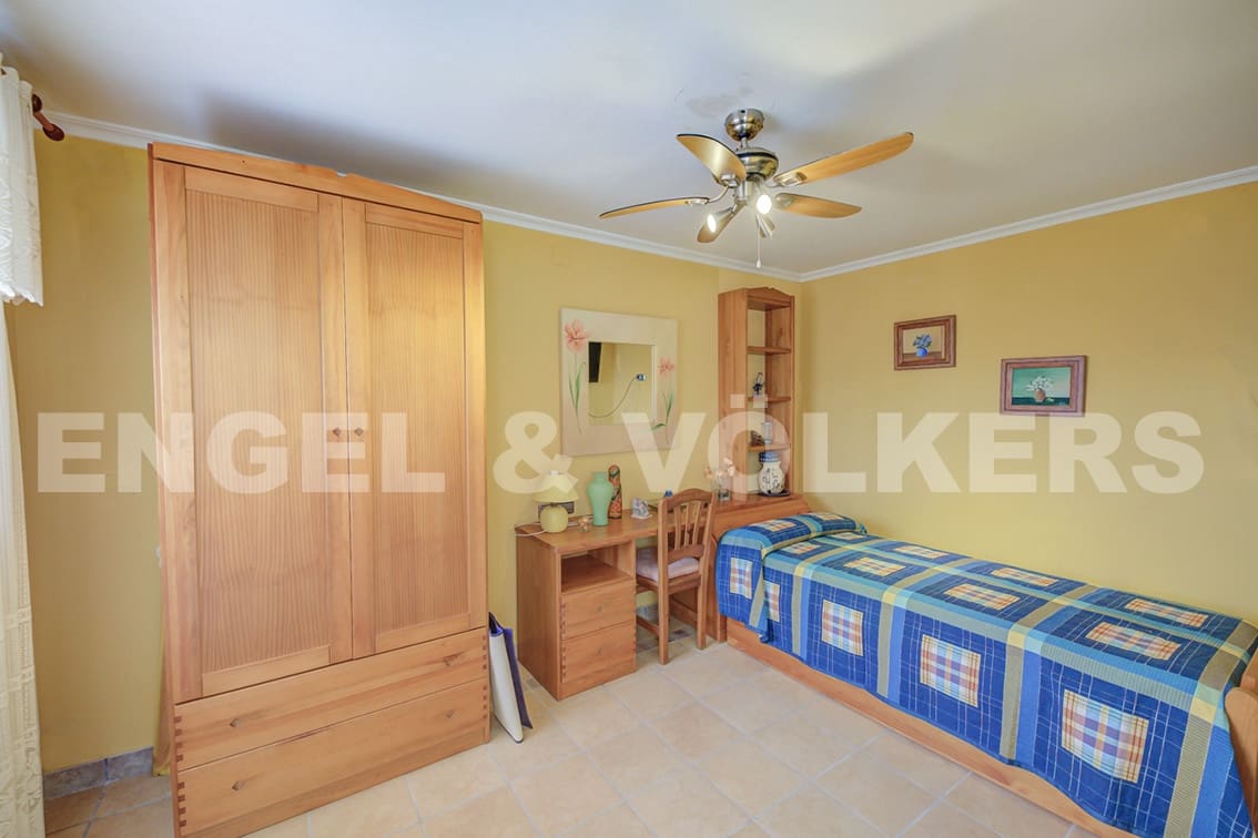 5 soveværelse Villa til salg i El Campello med swimmingpool garage - € 2.000.000 (Ref: 5950695)