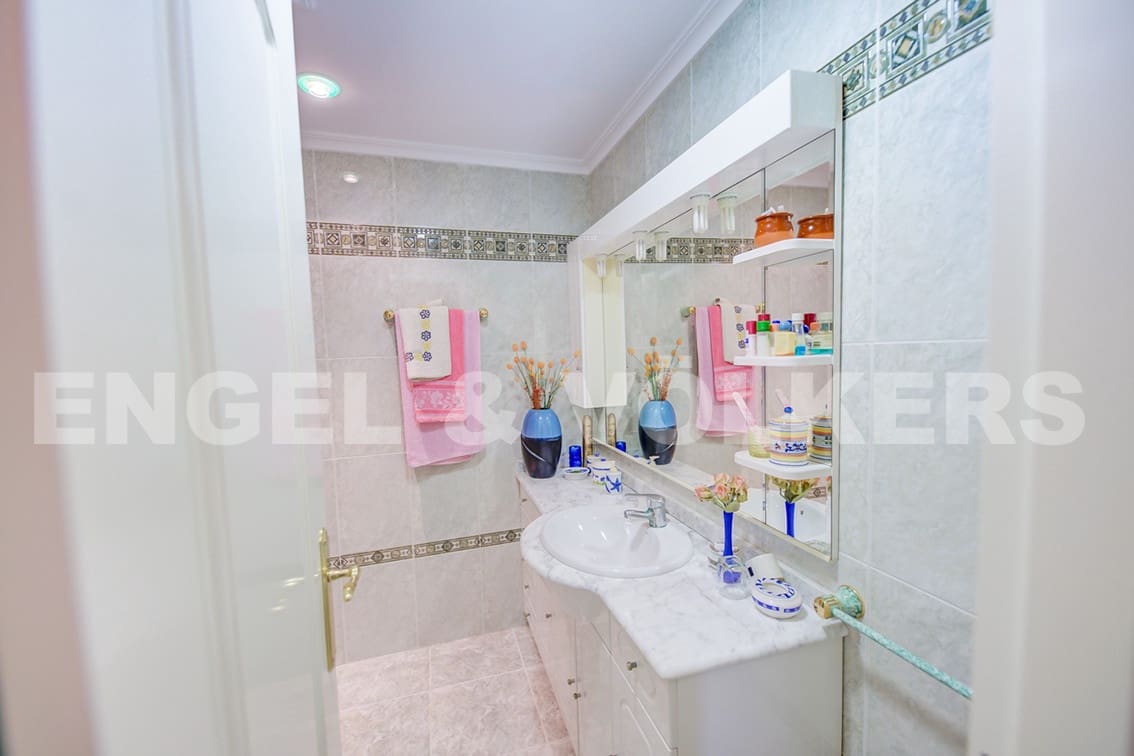 5 soveværelse Villa til salg i El Campello med swimmingpool garage - € 2.000.000 (Ref: 5950695)