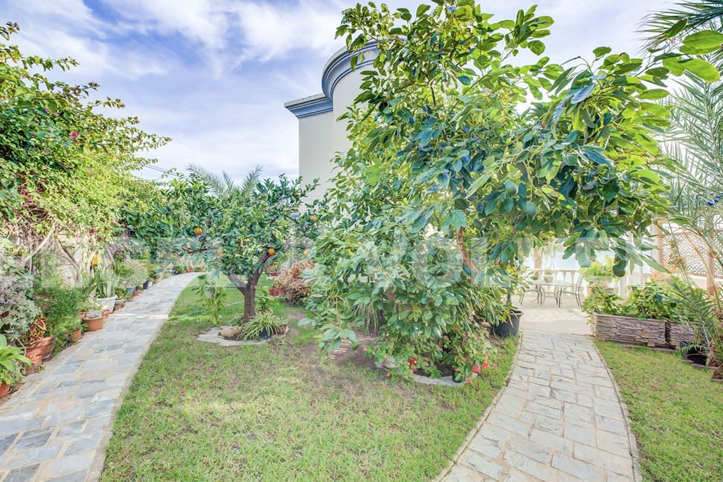 5 soveværelse Villa til salg i El Campello med swimmingpool garage - € 2.000.000 (Ref: 5950695)