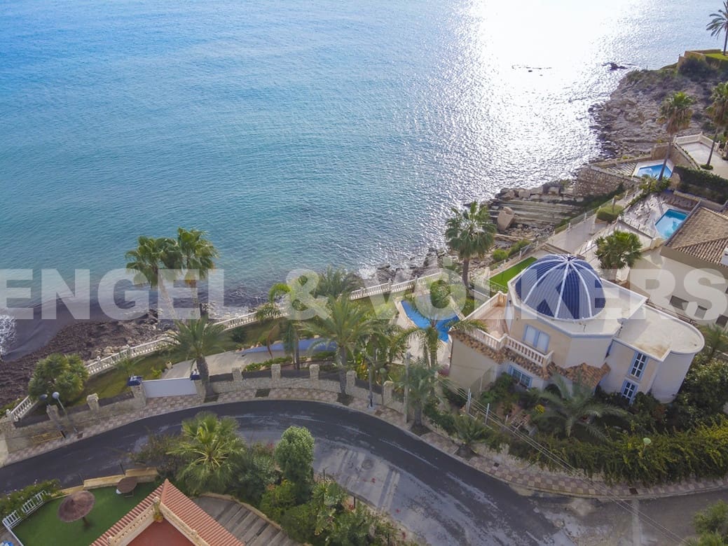 5 soveværelse Villa til salg i El Campello med swimmingpool garage - € 2.000.000 (Ref: 5950695)