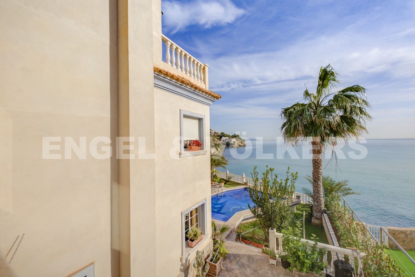 5 soveværelse Villa til salg i El Campello med swimmingpool garage - € 2.000.000 (Ref: 5950695)