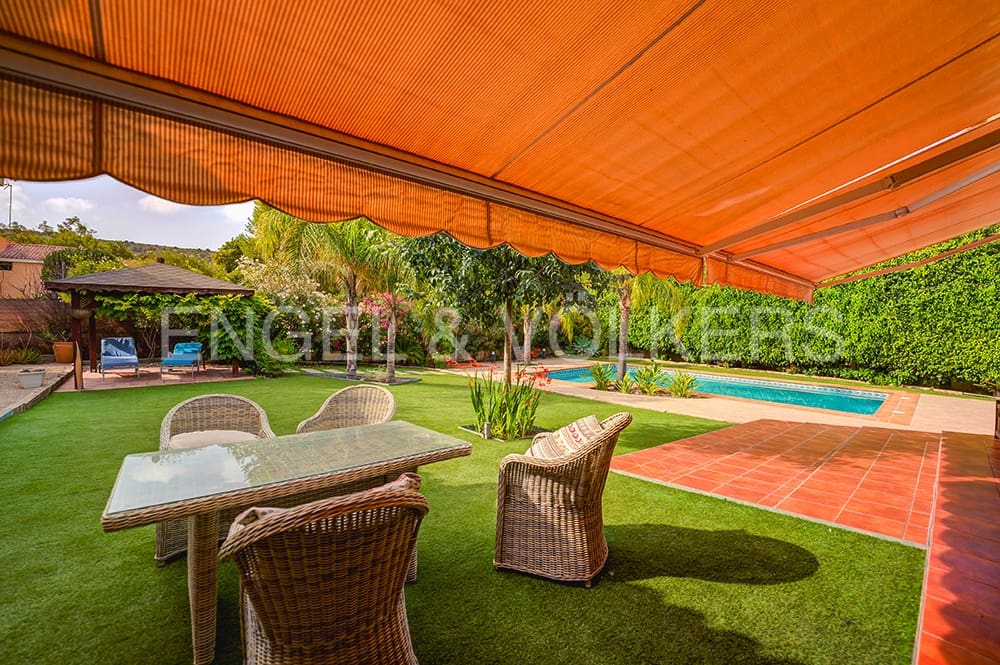 5 bedroom Villa for sale in Alicante / Alacant city with pool garage - € 1,200,000 (Ref: 6271719)