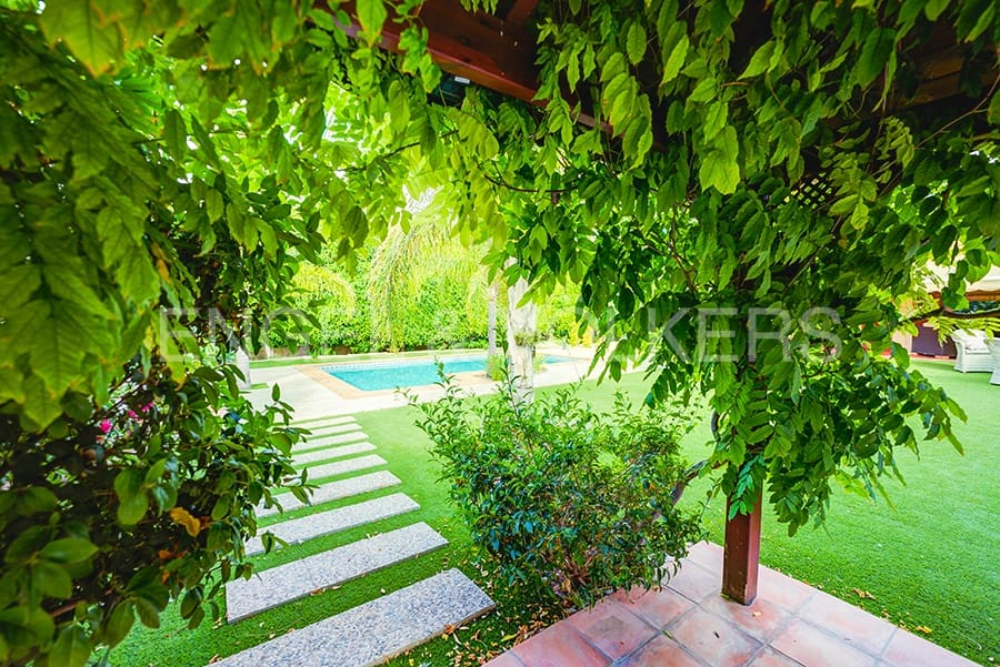 5 bedroom Villa for sale in Alicante / Alacant city with pool garage - € 1,200,000 (Ref: 6271719)