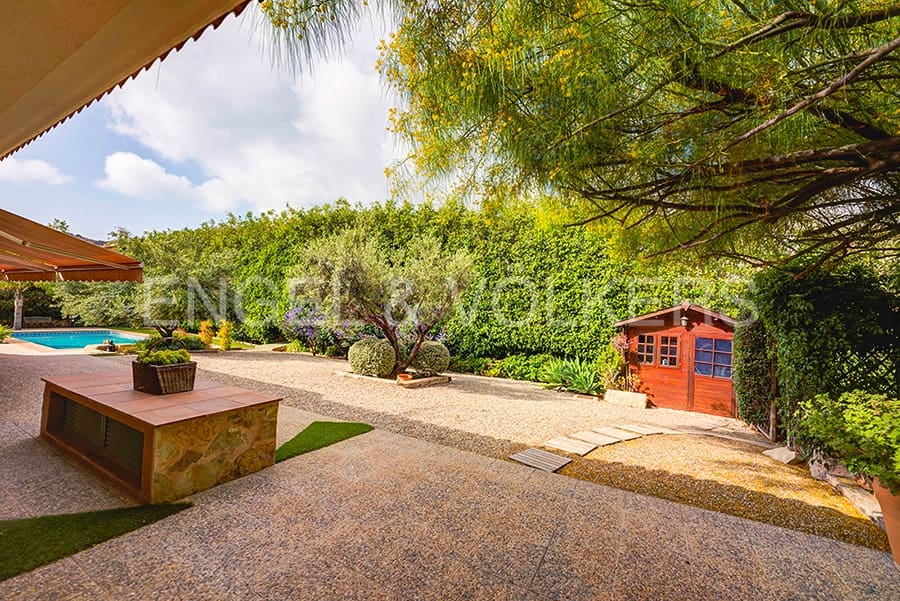 5 bedroom Villa for sale in Alicante / Alacant city with pool garage - € 1,200,000 (Ref: 6271719)