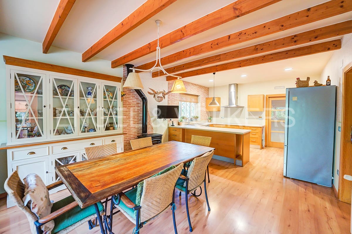 5 bedroom Villa for sale in Alicante / Alacant city with pool garage - € 1,200,000 (Ref: 6271719)