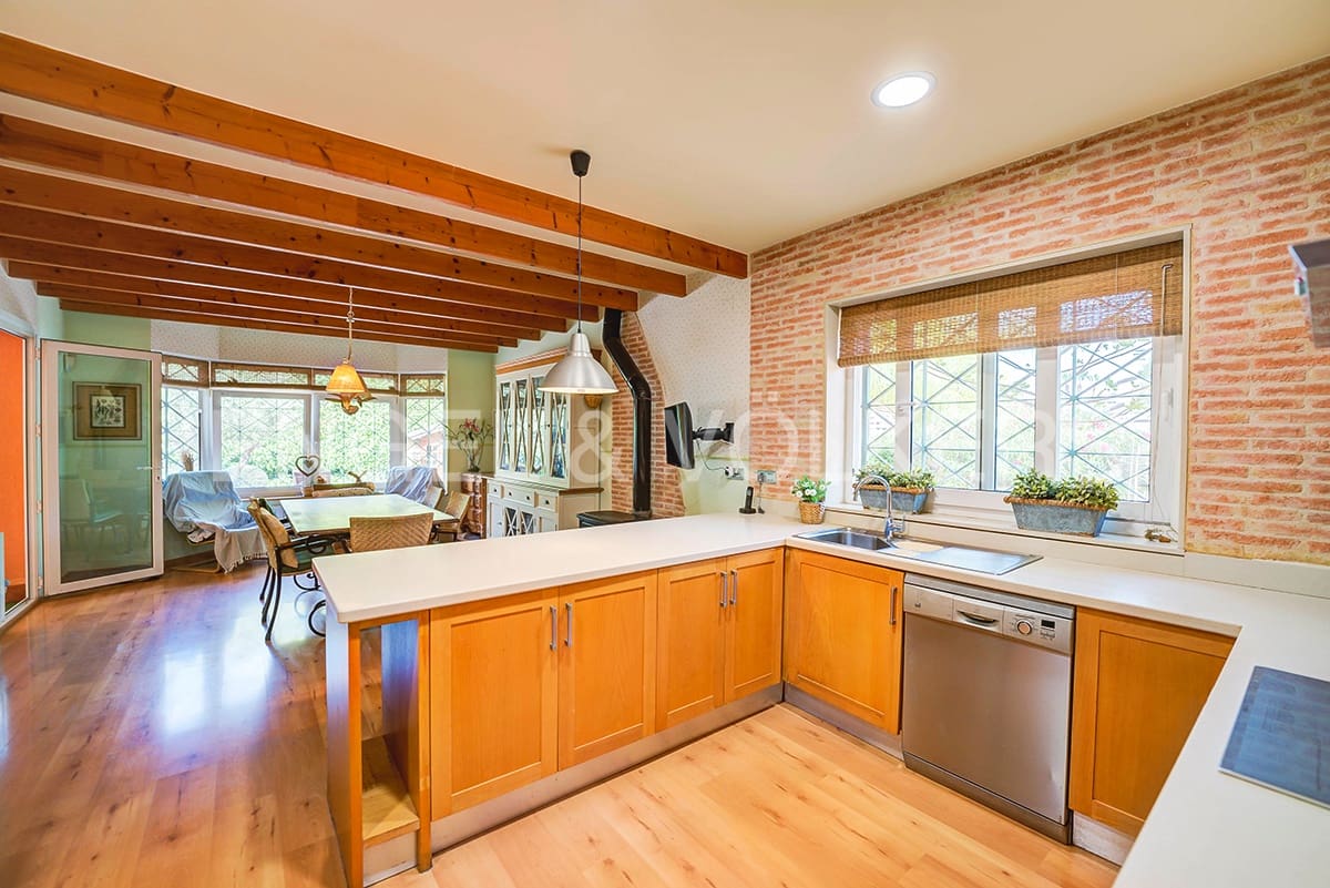 5 bedroom Villa for sale in Alicante / Alacant city with pool garage - € 1,200,000 (Ref: 6271719)