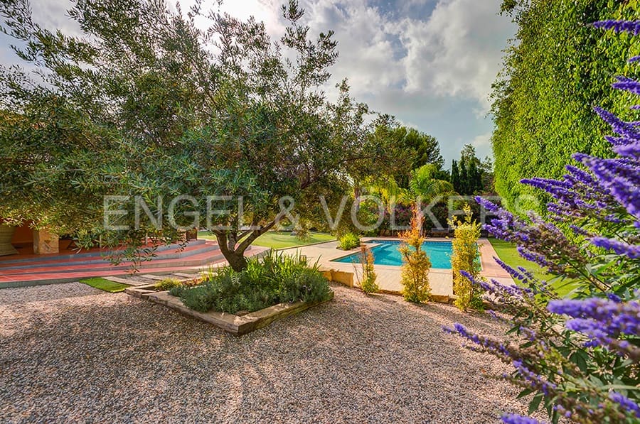 5 bedroom Villa for sale in Alicante / Alacant city with pool garage - € 1,200,000 (Ref: 6271719)