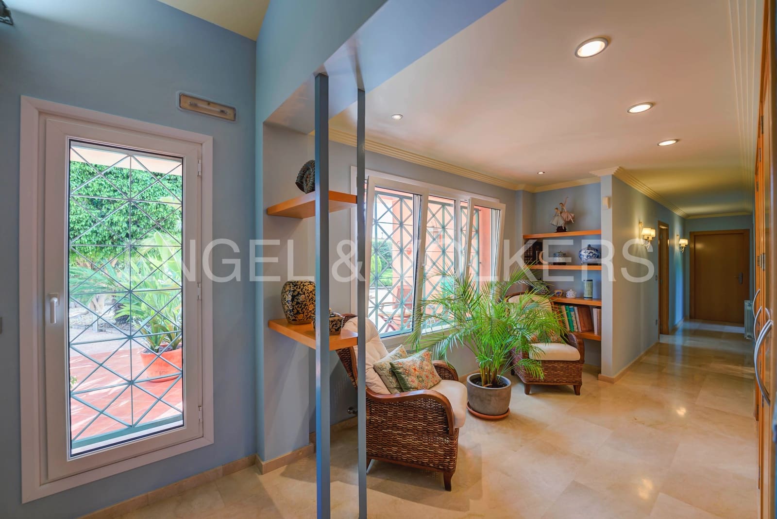 5 bedroom Villa for sale in Alicante / Alacant city with pool garage - € 1,200,000 (Ref: 6271719)