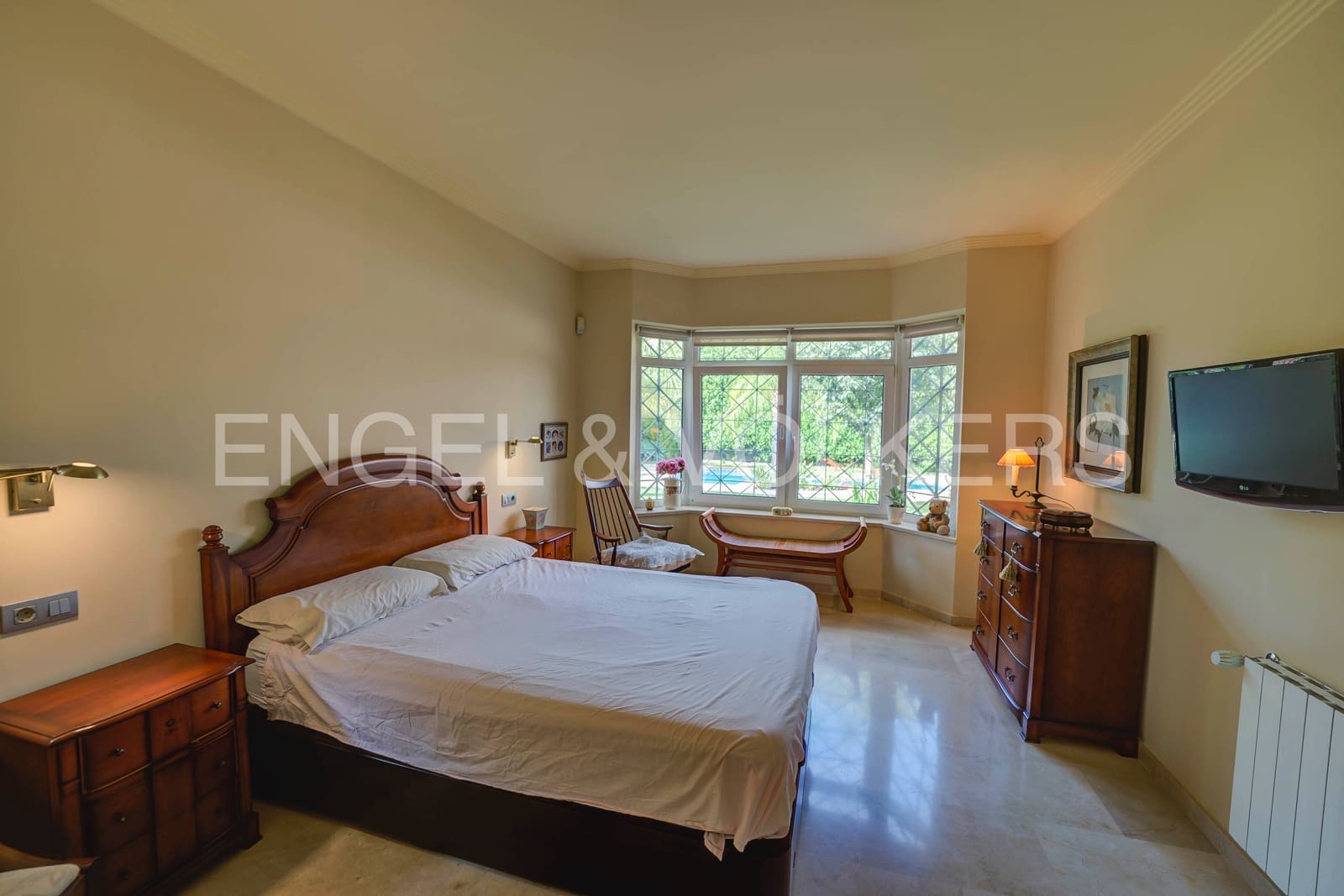 5 bedroom Villa for sale in Alicante / Alacant city with pool garage - € 1,200,000 (Ref: 6271719)