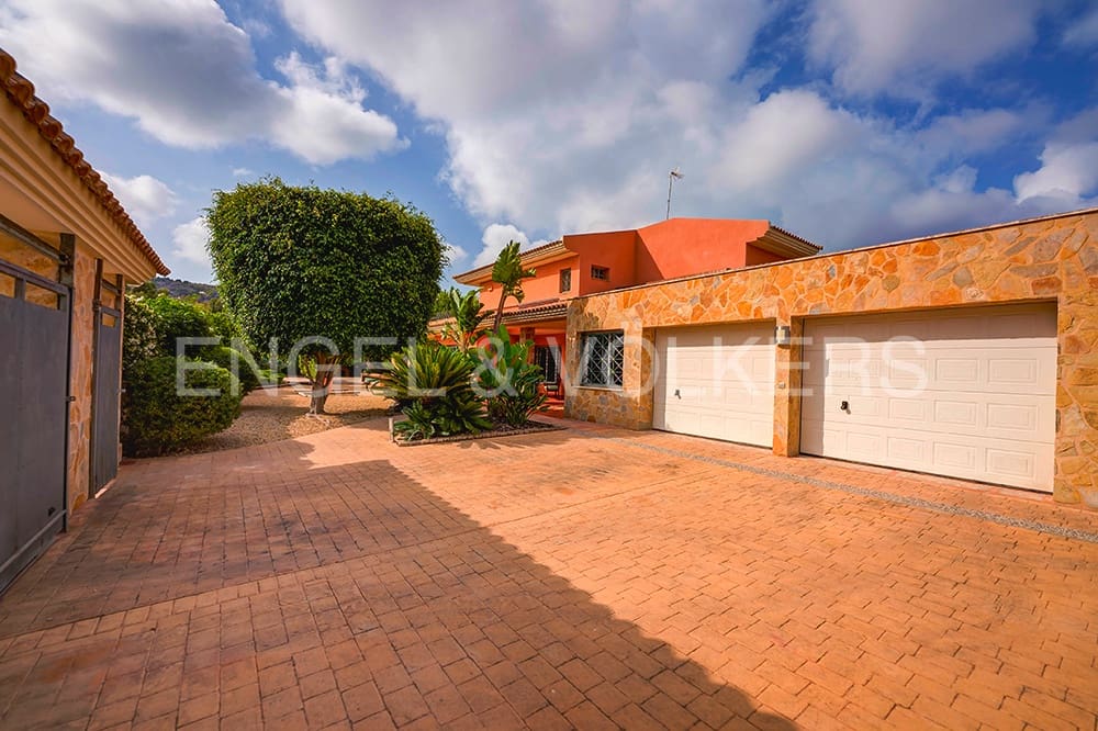 5 bedroom Villa for sale in Alicante / Alacant city with pool garage - € 1,200,000 (Ref: 6271719)