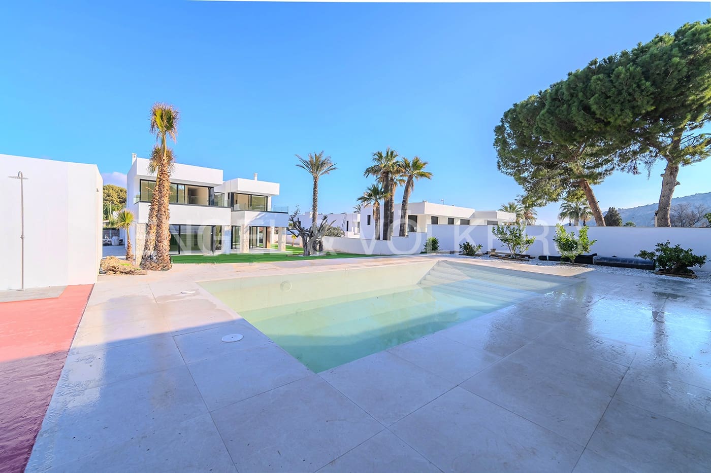 4 soverom Villa til salgs i Alicante by med svømmebasseng garasje - € 1 695 000 (Ref: 6330396)
