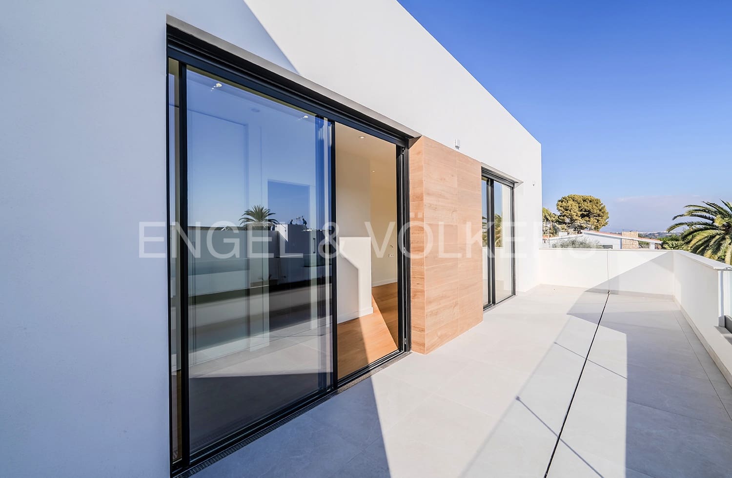 4 soverom Villa til salgs i Alicante by med svømmebasseng garasje - € 1 695 000 (Ref: 6330396)