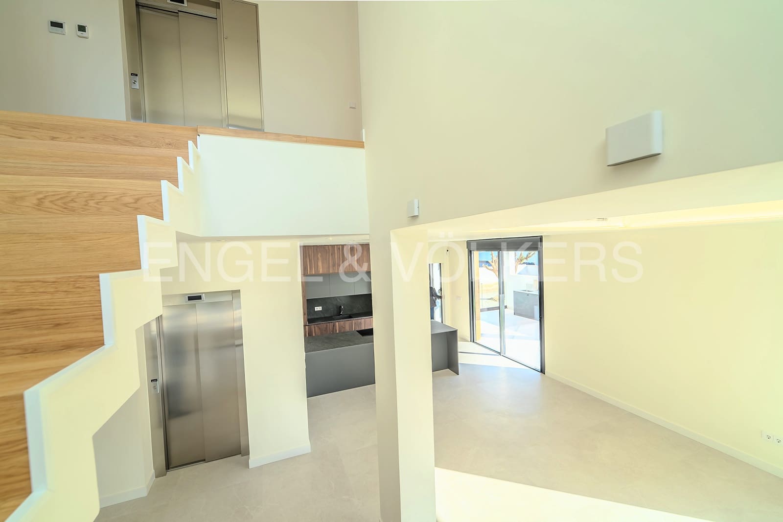 4 soverom Villa til salgs i Alicante by med svømmebasseng garasje - € 1 695 000 (Ref: 6330396)